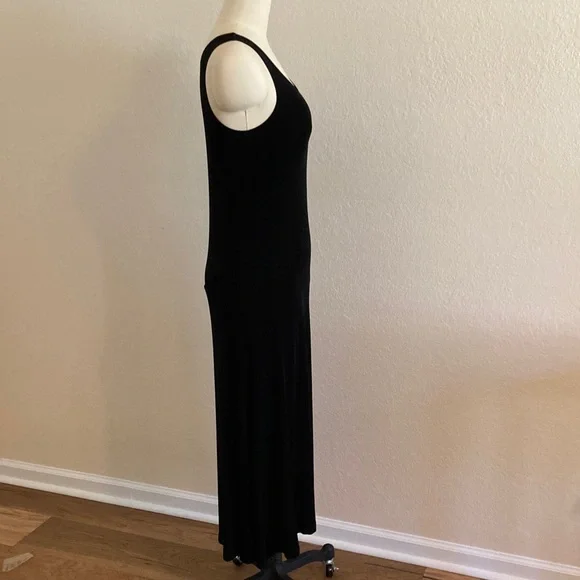 Travelers Chic Black Midi Dress - Picture 2 of 7